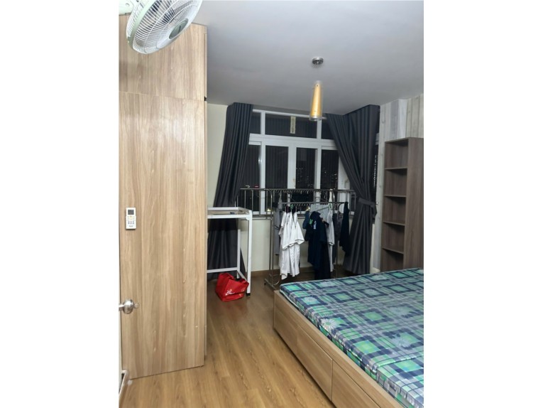 - Chọn -
